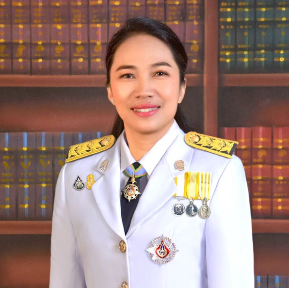 รัชนีย์